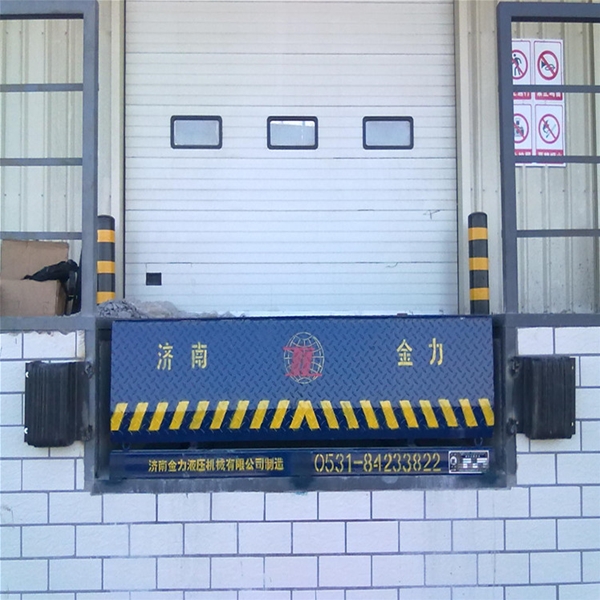 广东码头用固定登车桥